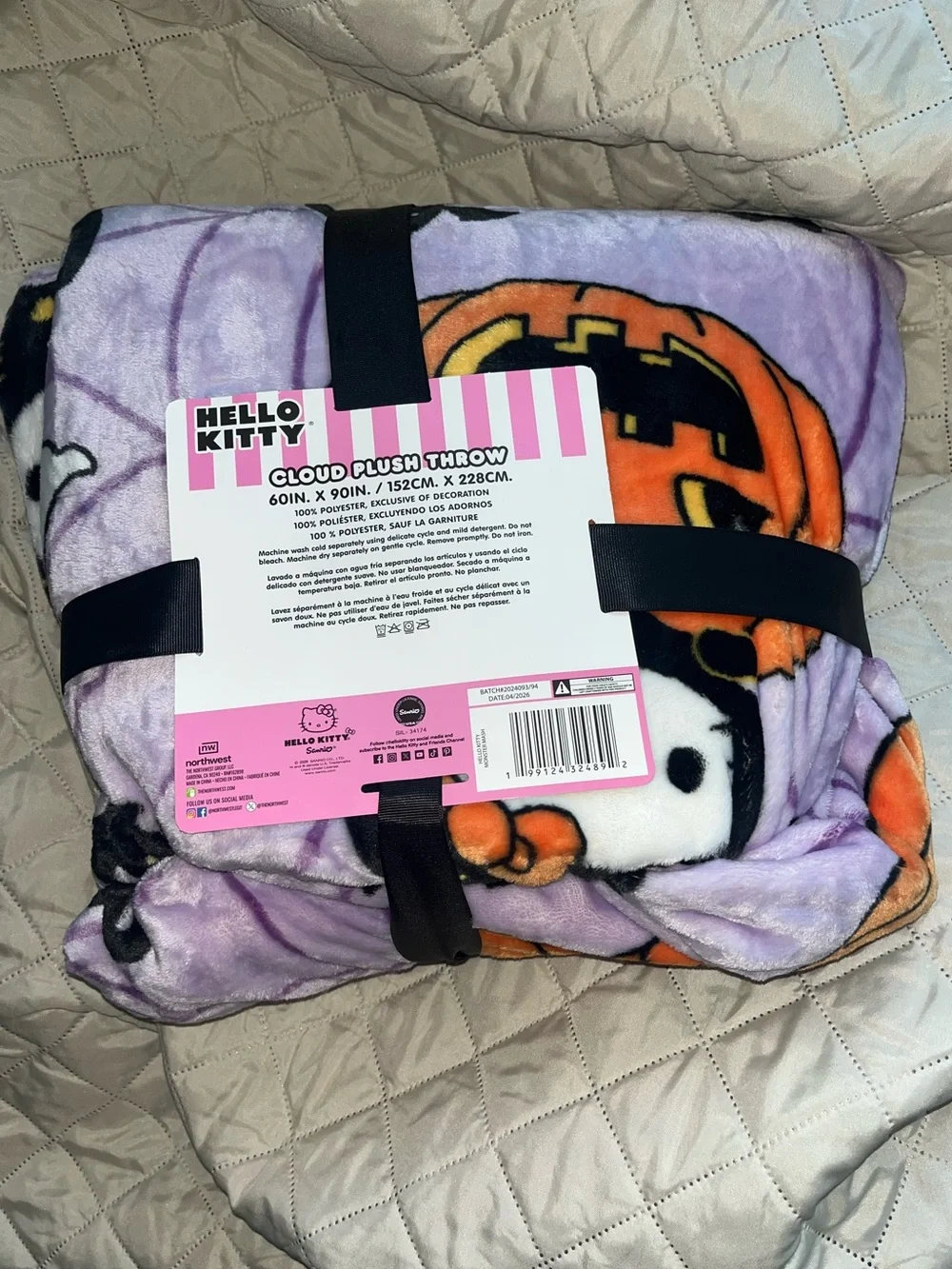 Hello Kitty Purple and Orange Halloween Cat Costume Plush Throw Sz Twin NEW NWT